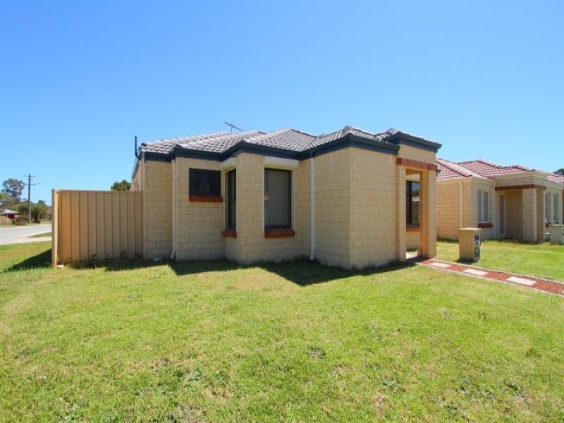 8/13 Devonshire Tce, Armadale WA 6112