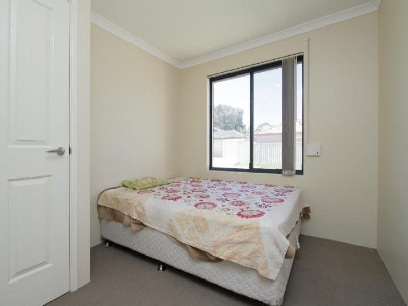 8/13 Devonshire Tce, Armadale WA 6112