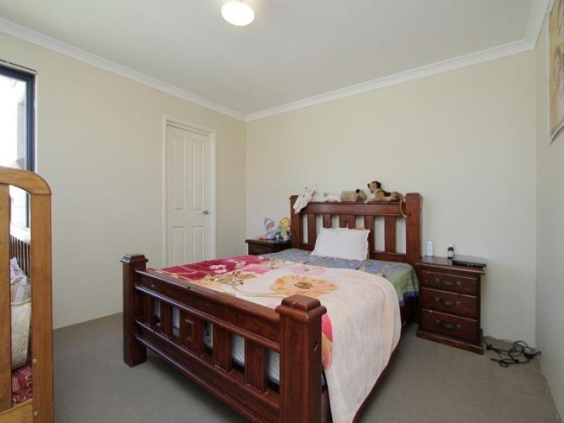 8/13 Devonshire Tce, Armadale WA 6112