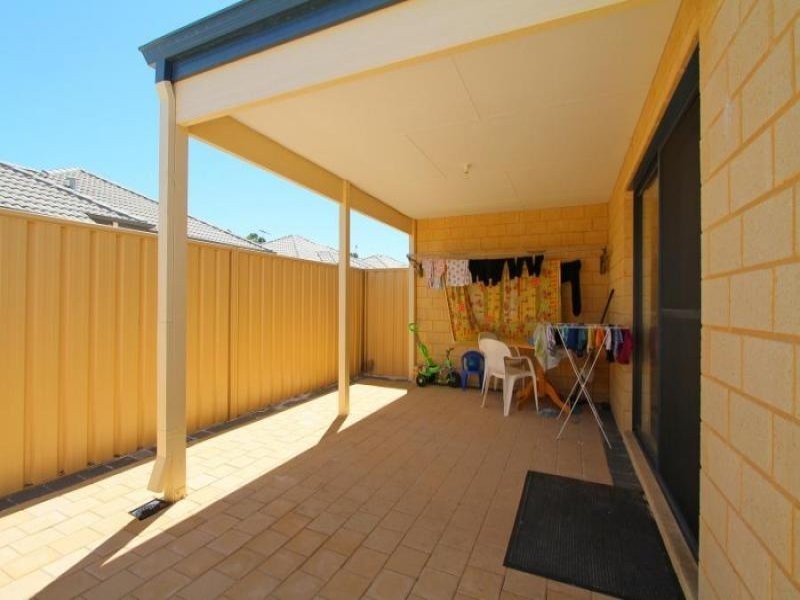 8/13 Devonshire Tce, Armadale WA 6112