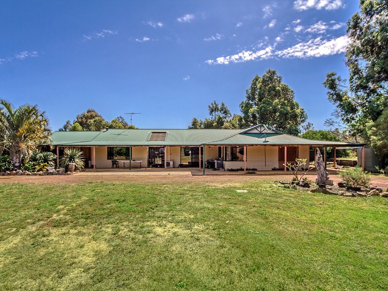 8 Scarpview Drive, Serpentine WA 6125