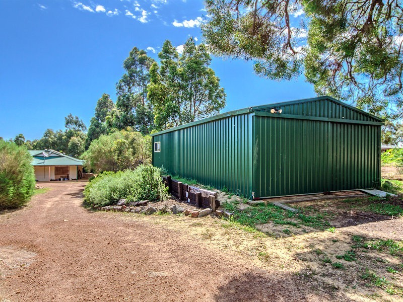 8 Scarpview Drive, Serpentine WA 6125