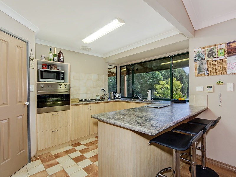 8 Scarpview Drive, Serpentine WA 6125