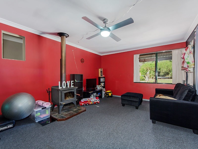 8 Scarpview Drive, Serpentine WA 6125