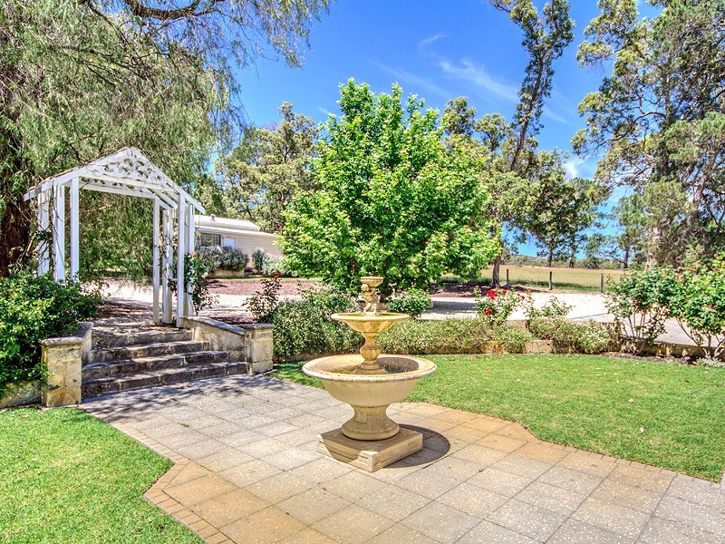 125 Connell Ave, Martin WA 6110