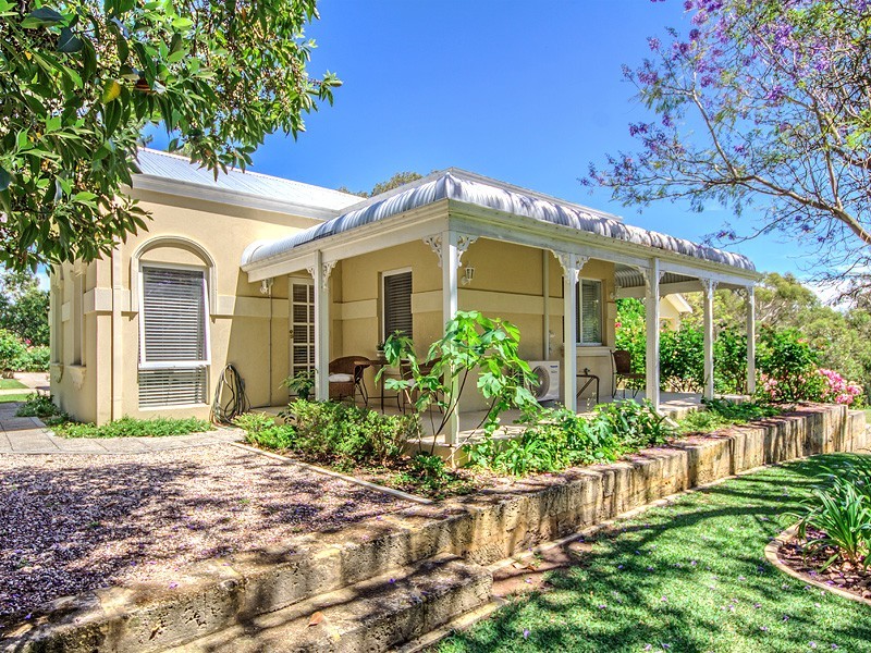 125 Connell Ave, Martin WA 6110