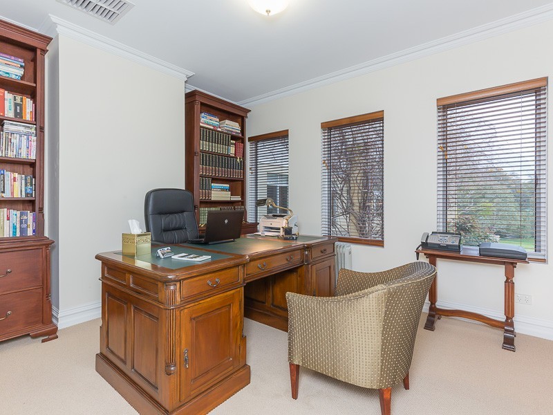 125 Connell Ave, Martin WA 6110
