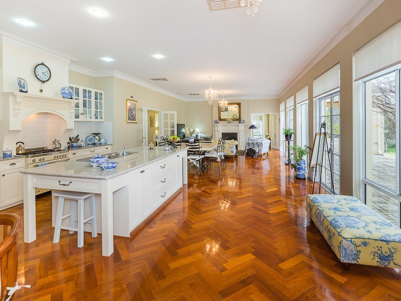 125 Connell Ave, Martin WA 6110