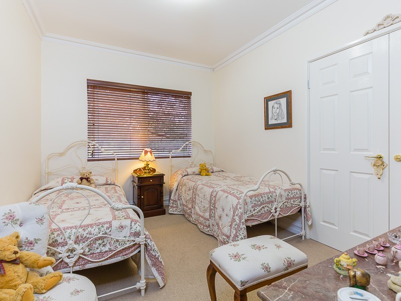 125 Connell Ave, Martin WA 6110