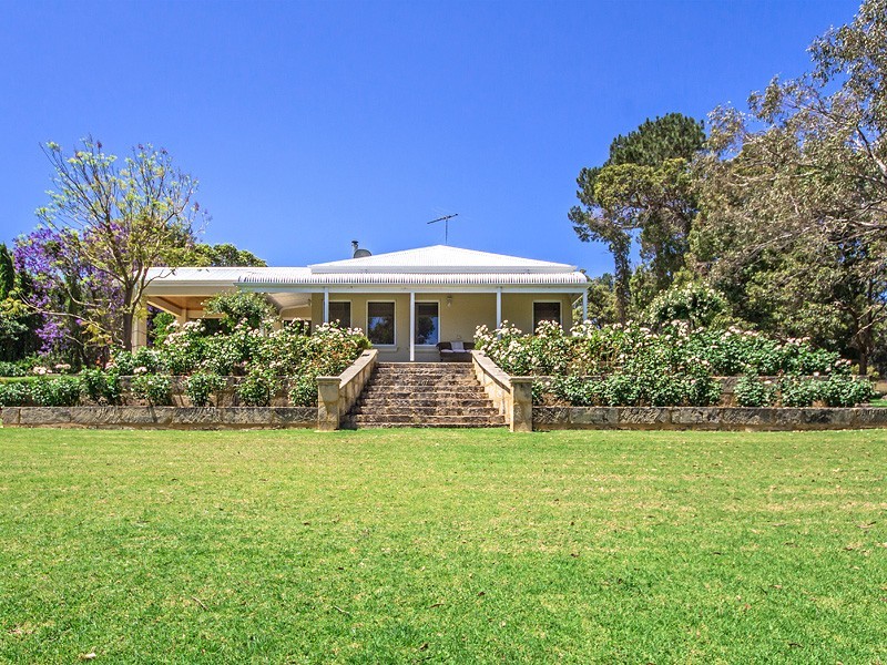 125 Connell Ave, Martin WA 6110