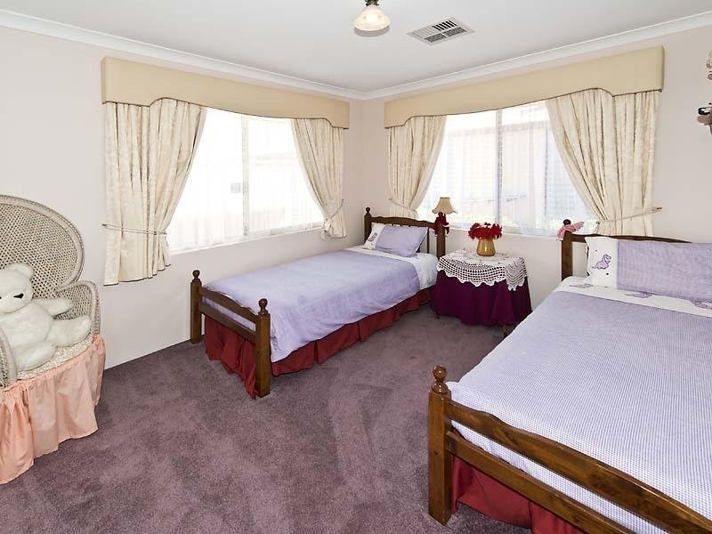 11 Hogan Place, Southern River WA 6110