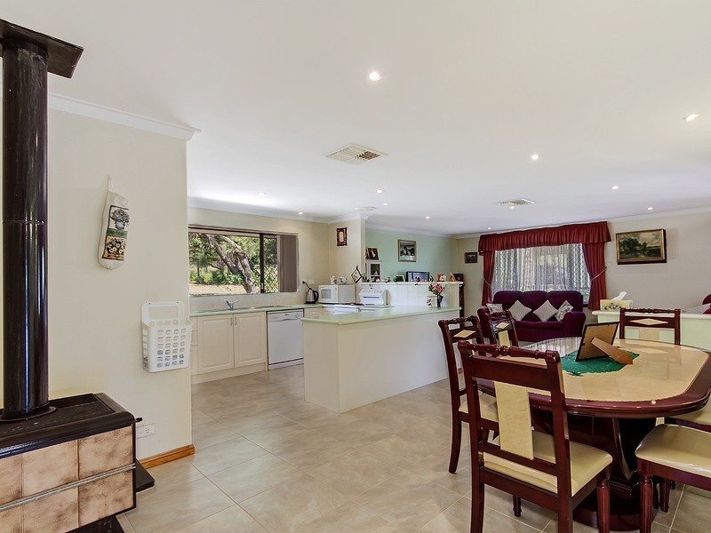 70 Linton Street, Byford WA 6122