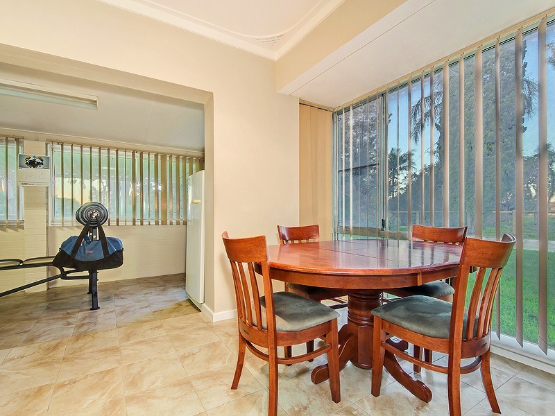 582 Henderson Rd, Hopeland WA 6125