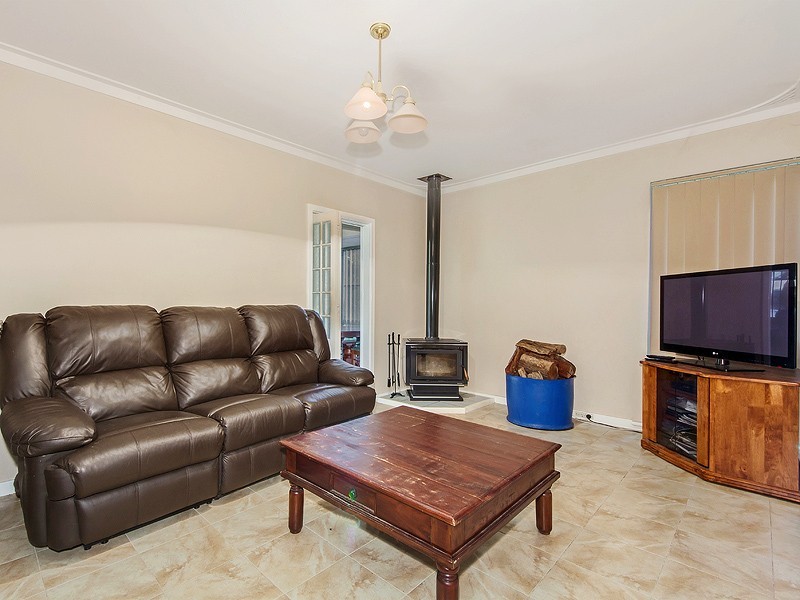 582 Henderson Rd, Hopeland WA 6125