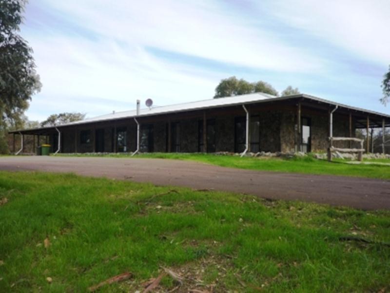 143 Casurina Rd, Oldbury WA 6121