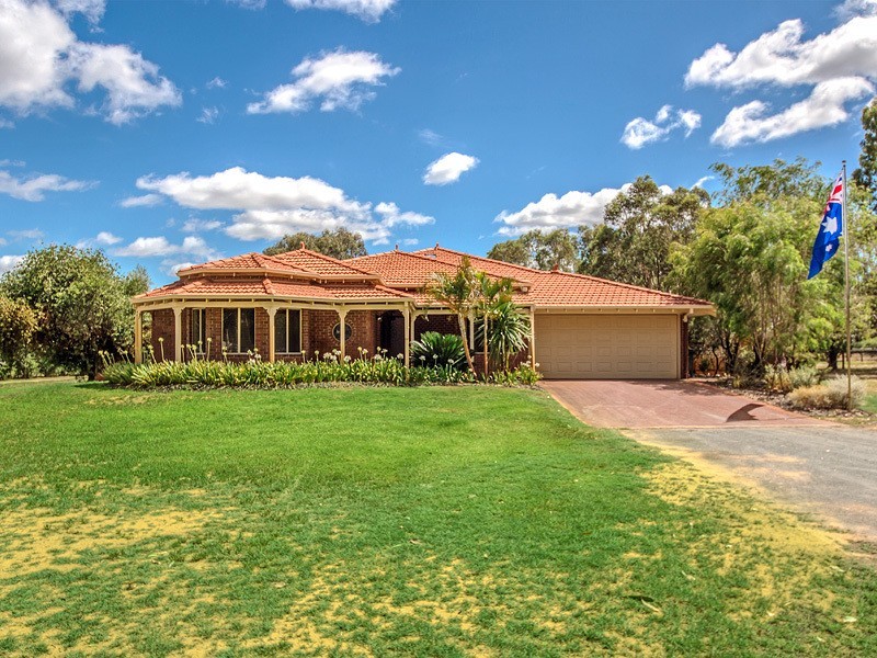 75 Spears Drive, Oakford WA 6121