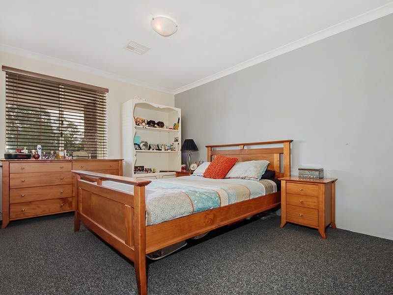 75 Spears Drive, Oakford WA 6121