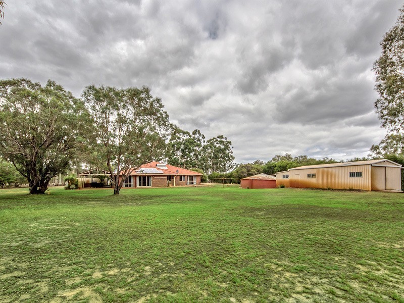 75 Spears Drive, Oakford WA 6121