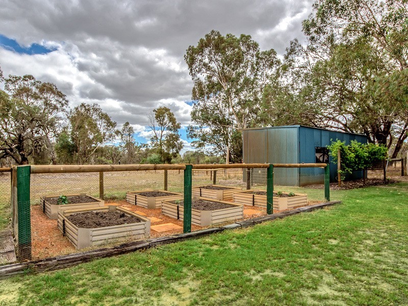 75 Spears Drive, Oakford WA 6121