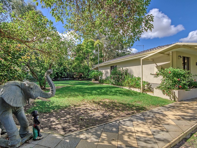 19 Bernborough way, Darling Downs WA 6122