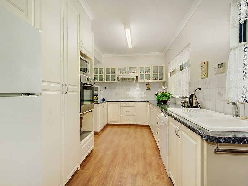 19 Bernborough way, Darling Downs WA 6122