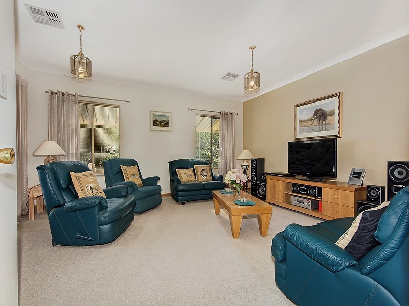 19 Bernborough way, Darling Downs WA 6122