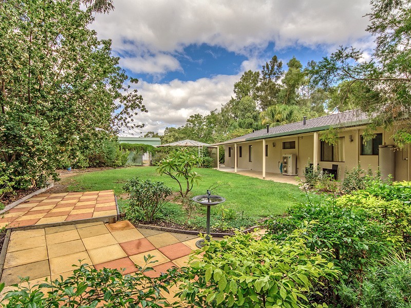 19 Bernborough way, Darling Downs WA 6122