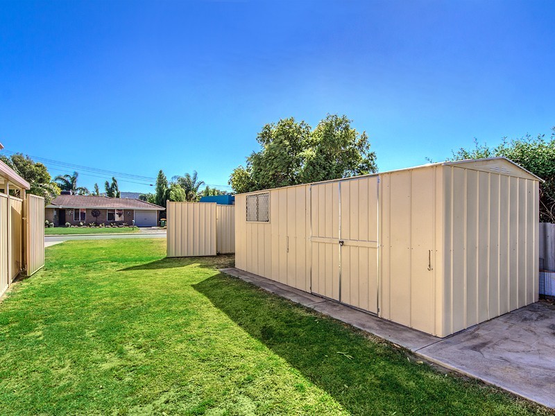 7 Montrose Circle, Camillo WA 6111