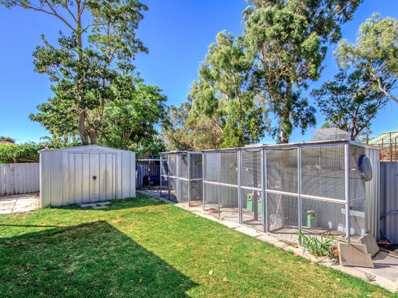 7 Montrose Circle, Camillo WA 6111