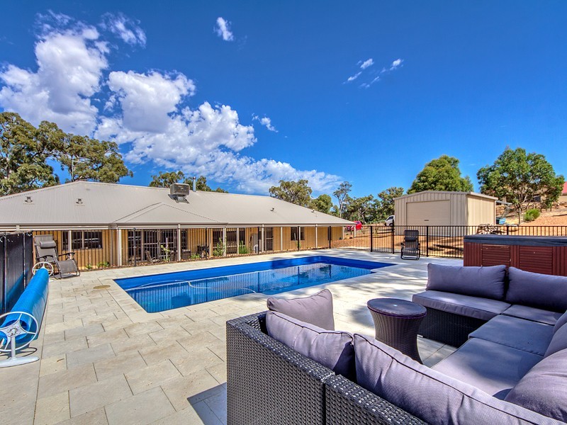 36 Coral Vine Loop, Jarrahdale WA 6124
