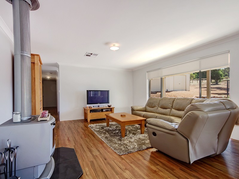 36 Coral Vine Loop, Jarrahdale WA 6124