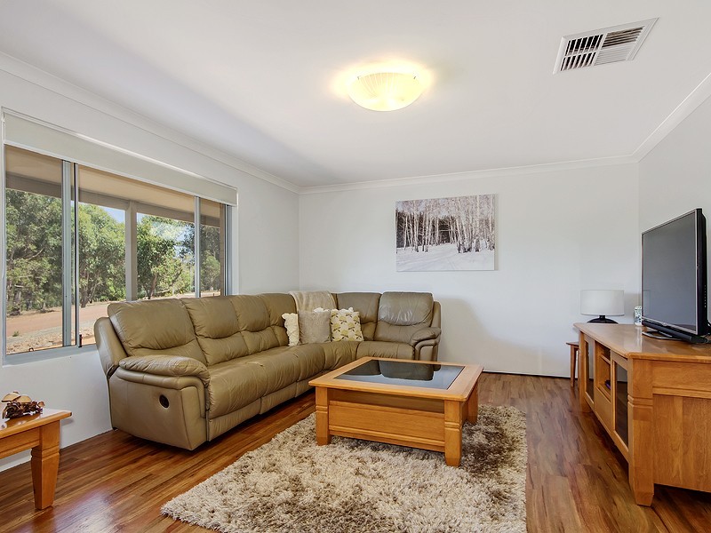 36 Coral Vine Loop, Jarrahdale WA 6124