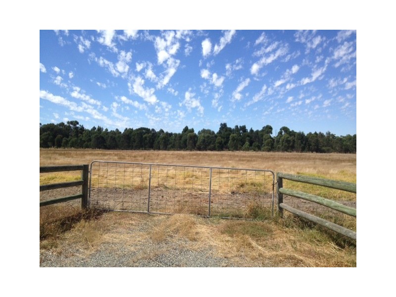 9 Lampiter Drive, Mardella WA 6125