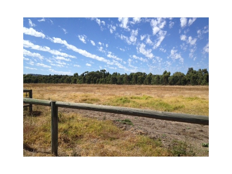 9 Lampiter Drive, Mardella WA 6125