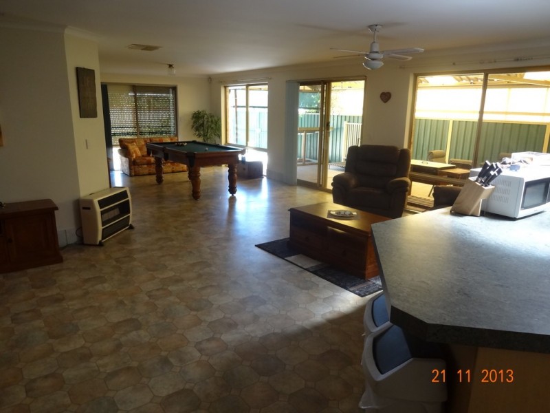 120 Challis Road, Seville Grove WA 6112