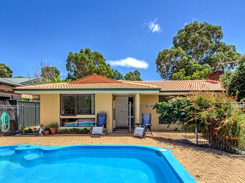 25 Jade Street, Mount Richon WA 6112