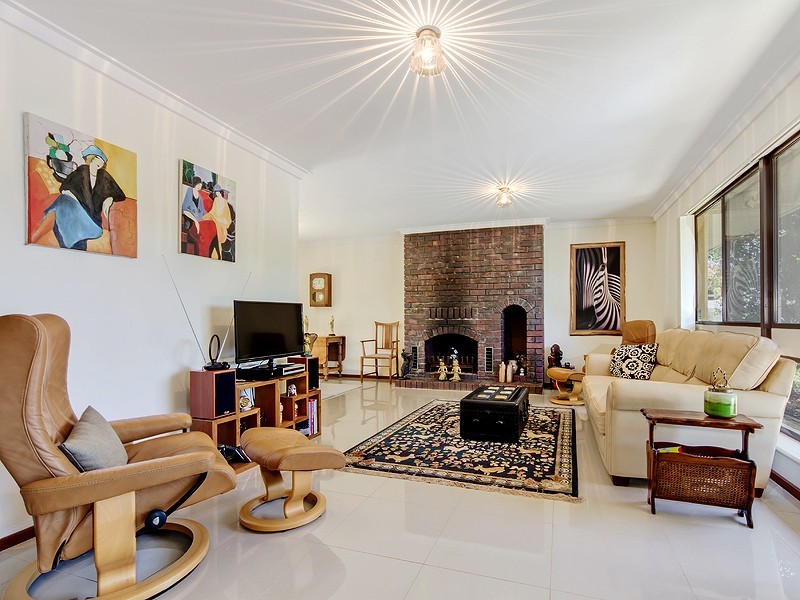 25 Jade Street, Mount Richon WA 6112