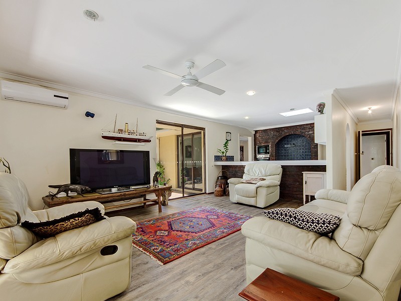 25 Jade Street, Mount Richon WA 6112