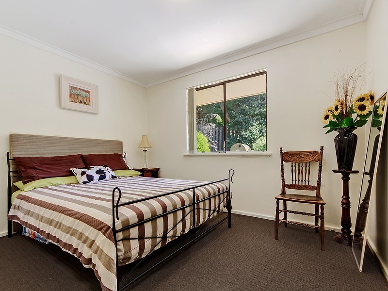 25 Jade Street, Mount Richon WA 6112