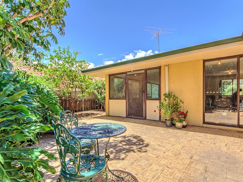 25 Jade Street, Mount Richon WA 6112