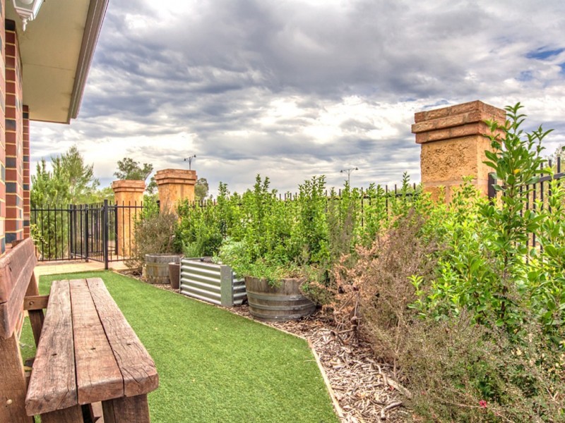 12 Newhaven Parade, Byford WA 6122