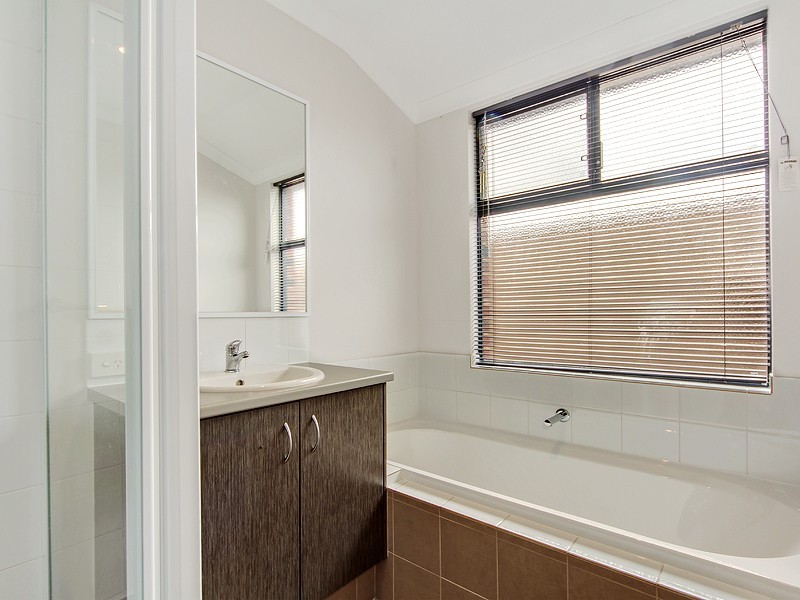 12 Newhaven Parade, Byford WA 6122