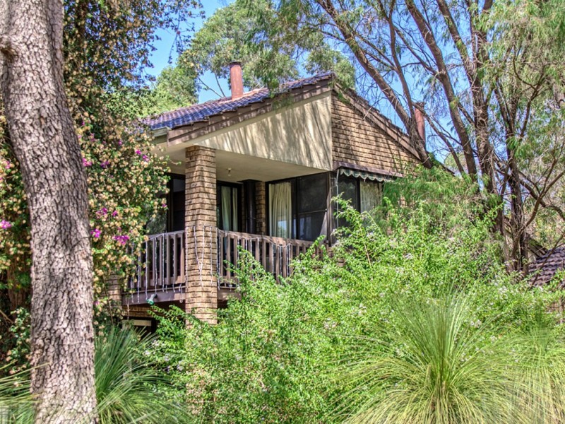 100 Lowlands Road, Mardella WA 6125