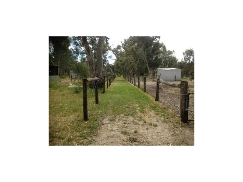 100 Lowlands Road, Mardella WA 6125