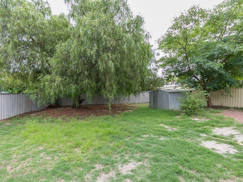 25 Lemon Grove, Seville Grove WA 6112