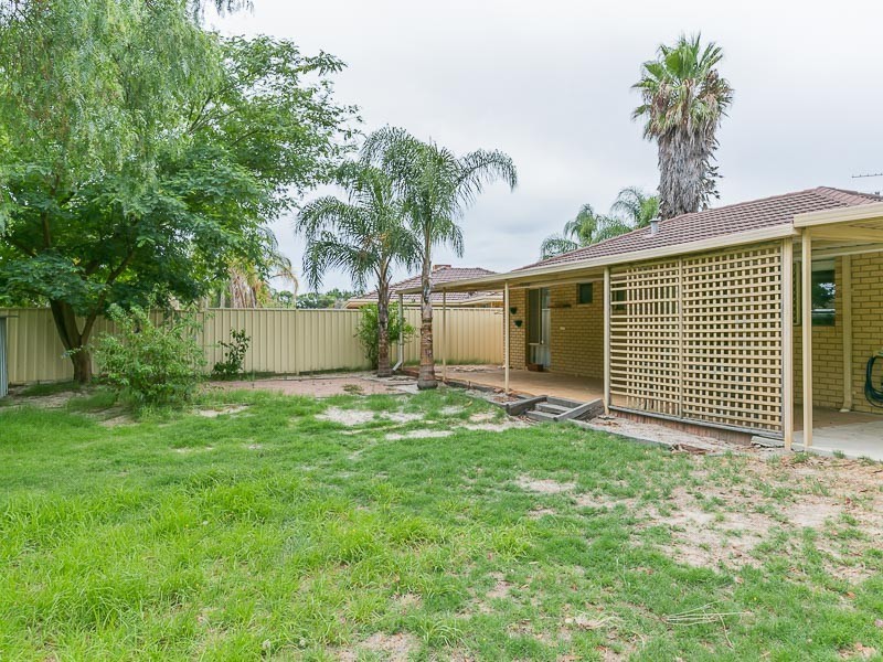 25 Lemon Grove, Seville Grove WA 6112