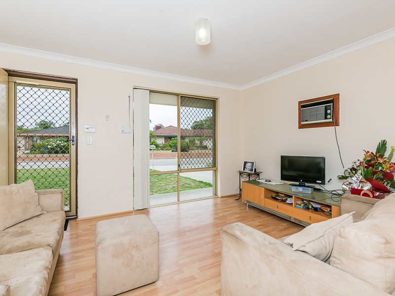 25 Lemon Grove, Seville Grove WA 6112