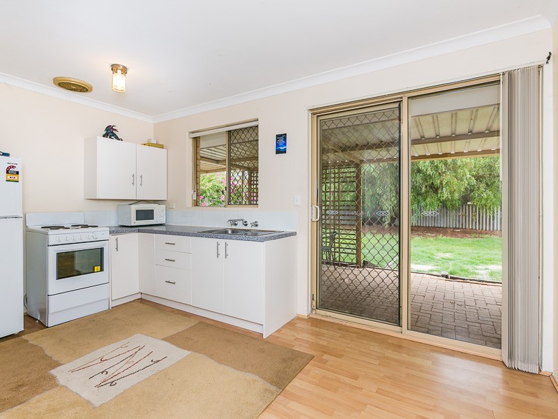25 Lemon Grove, Seville Grove WA 6112