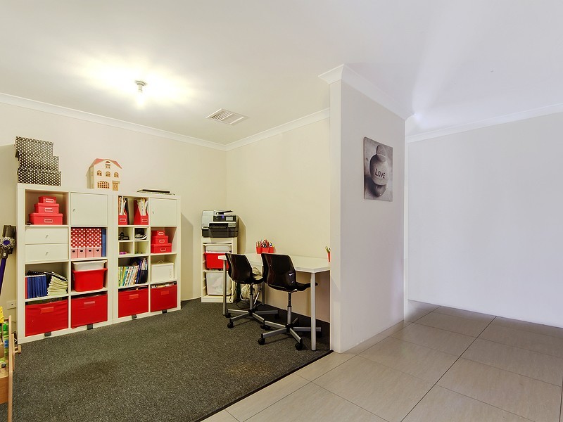 14 Calneggia Drive, Byford WA 6122