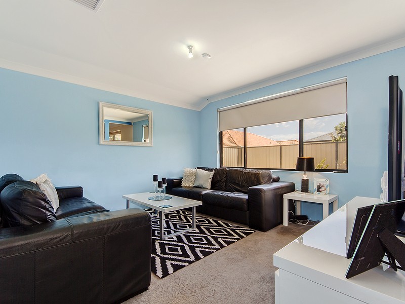 14 Calneggia Drive, Byford WA 6122